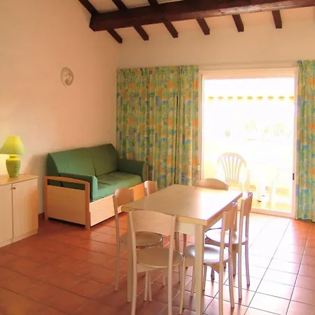 Prázdninový dům Gorgeous For 4 People With Balcony Linguizzetta
