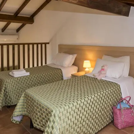 Gorgeous For 4 People With Balcony Сasa de vacaciones