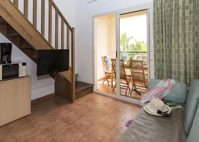 Gorgeous For 4 People With Balcony Linguizzetta